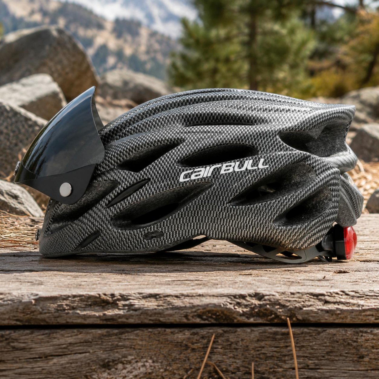 Commuting With Road Bike - خوذة دراجات هوائية مع نظارات قابلة