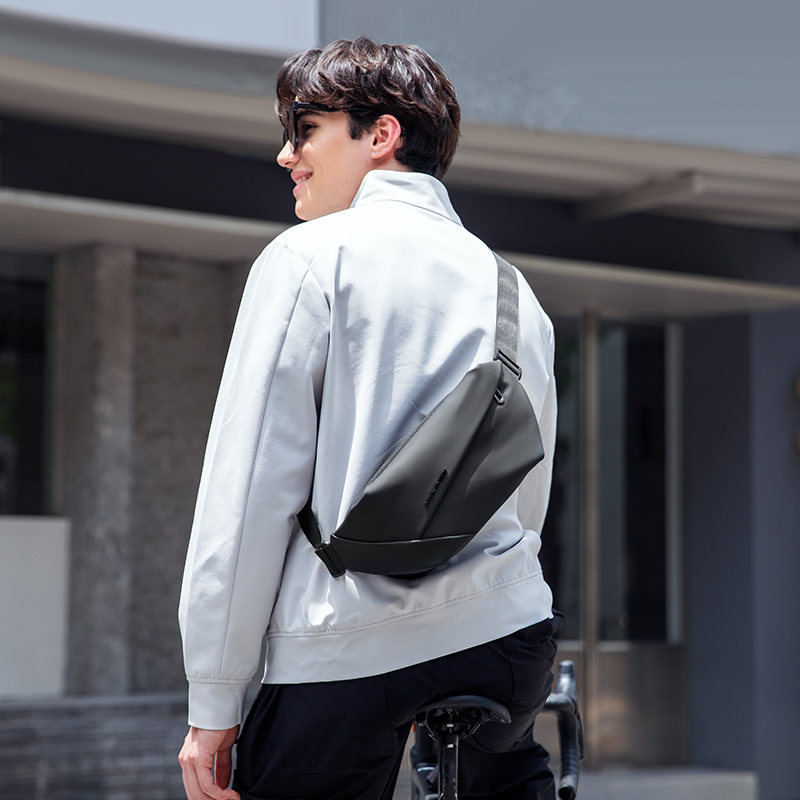 حقيبة صدر رجالية من مارك رايدن - مراجعة Cycling Commuter Bag وسعره