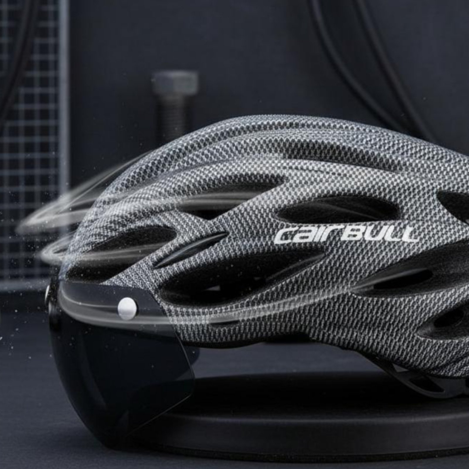 خوذة دراجات هوائية مع نظارات ق - مراجعة Commuting With Road Bike وسعره